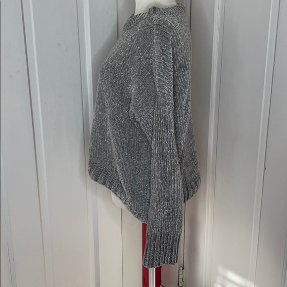 MARLED BY REUNITED CLOTHING•SWEATER - Picture 3 of 11